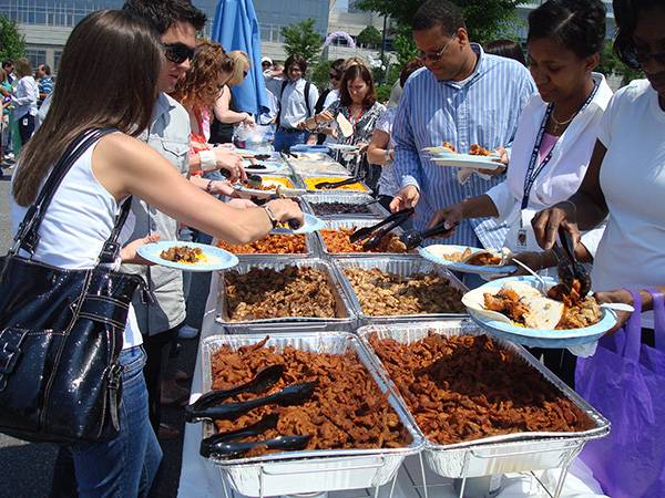 Dickeys Barbecue Pit | restaurant | 2113 Old Hudson Rd, St Paul, MN 55119, USA | 6514937834 OR +1 651-493-7834