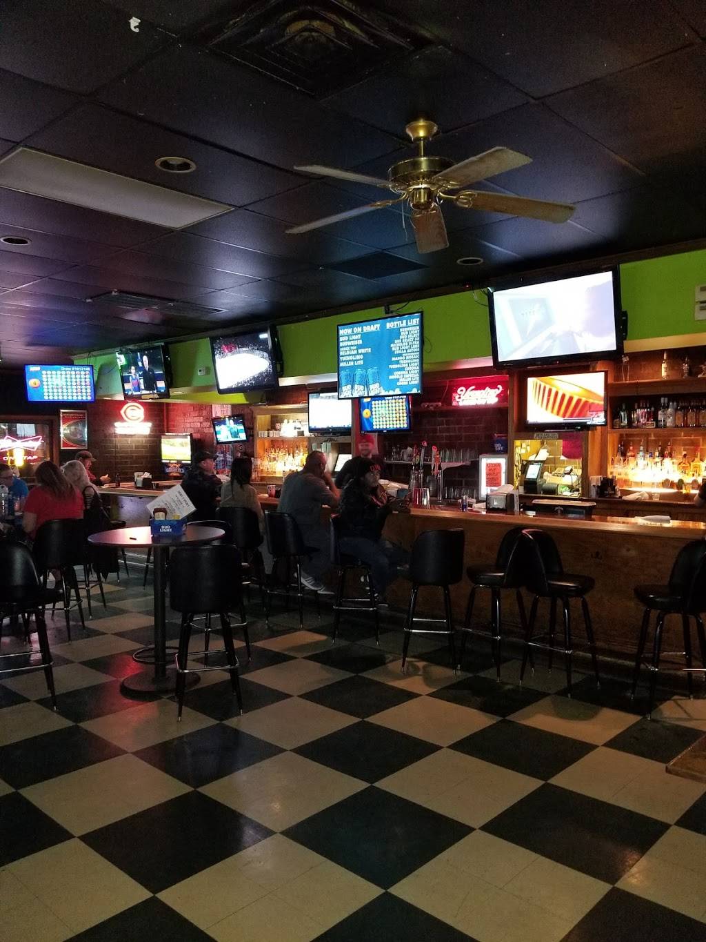 Sneaky Petes | restaurant | 3152 Lighthouse Dr, Fairfield, OH 45014, USA | 5138602221 OR +1 513-860-2221