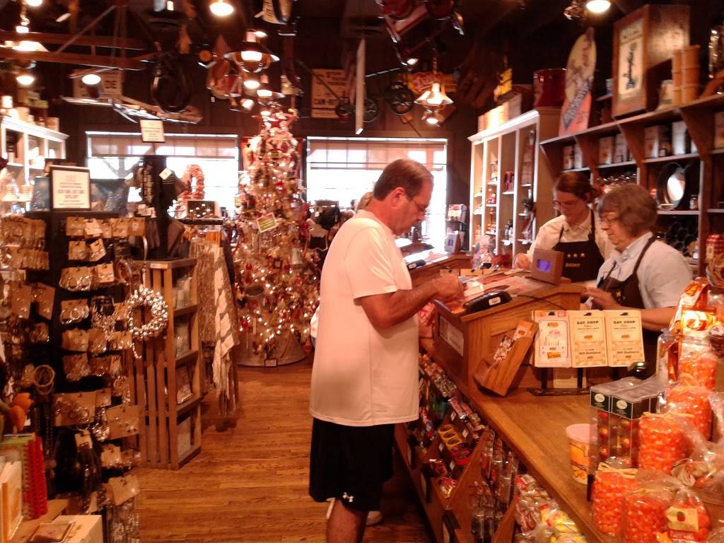 Cracker Barrel Old Country Store | restaurant | 615 Ring Rd, Harrison, OH 45030, USA | 5132021400 OR +1 513-202-1400