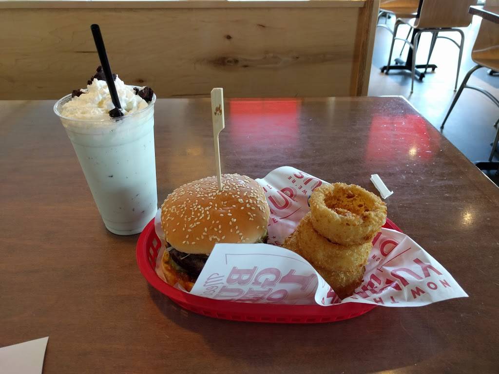 Red Robin Gourmet Burgers and Brews | restaurant | 8270 E Northfield Blvd Unit 1493, Denver, CO 80238, USA | 7202142747 OR +1 720-214-2747