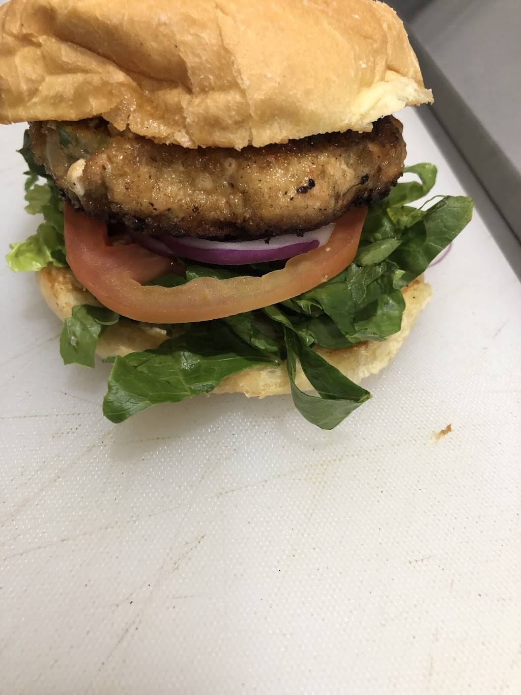 Eat Fish Restaurant | restaurant | 3896 Main St, Bridgeport, CT 06606, USA | 2037249000 OR +1 203-724-9000