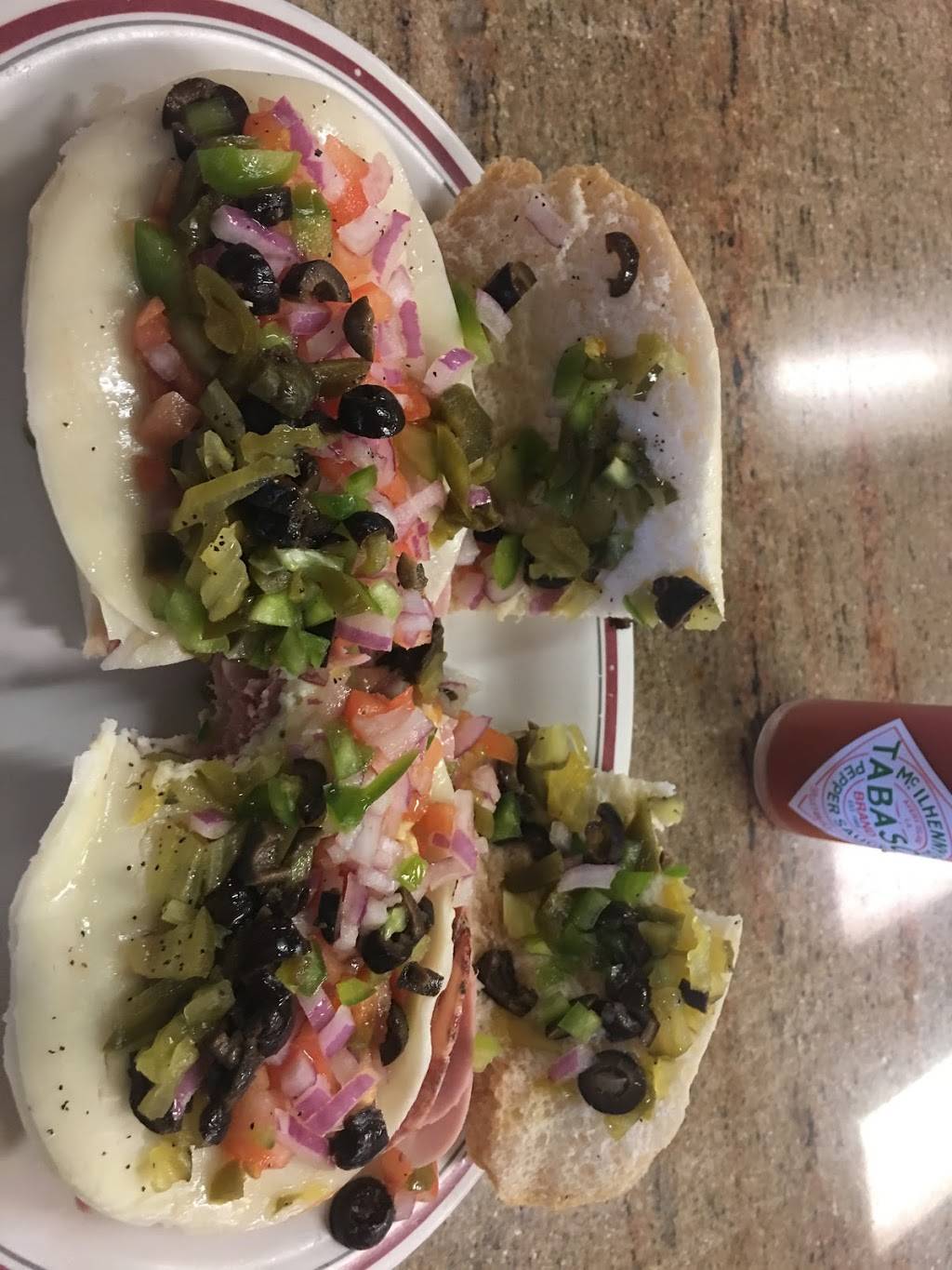 Strombolis Pizza | restaurant | 801 S University Dr, Plantation, FL 33324, USA | 9544722167 OR +1 954-472-2167