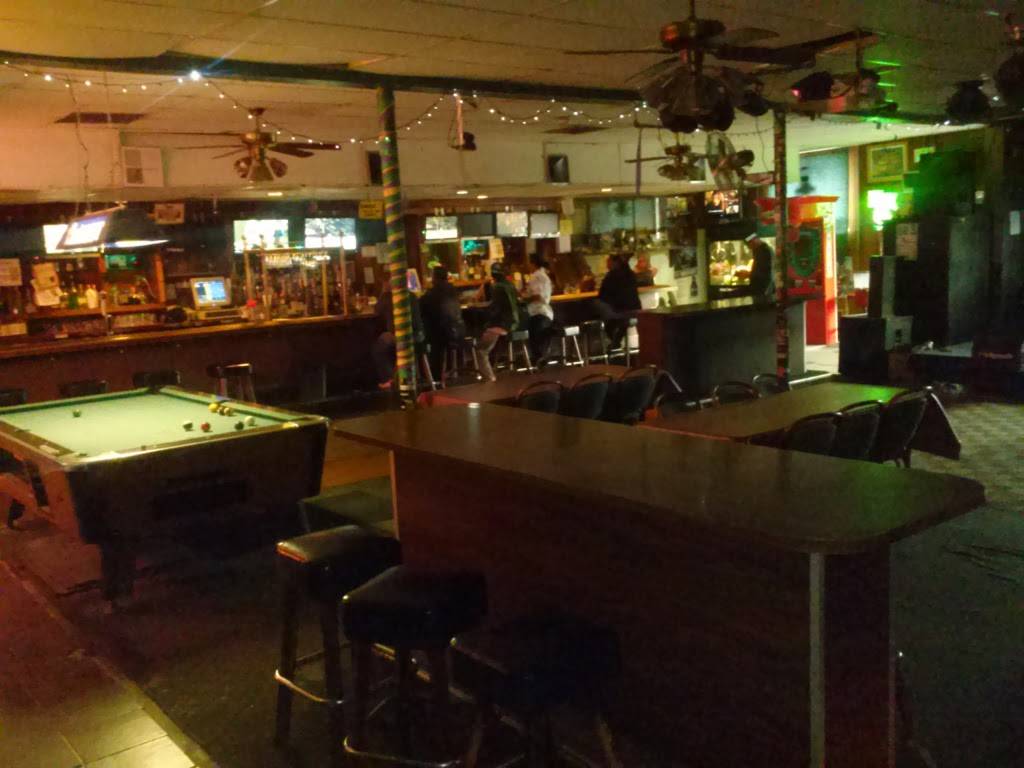 Chris Club | restaurant | 7330, 656 Benicia Rd, Vallejo, CA 94591, USA | 7075522916 OR +1 707-552-2916