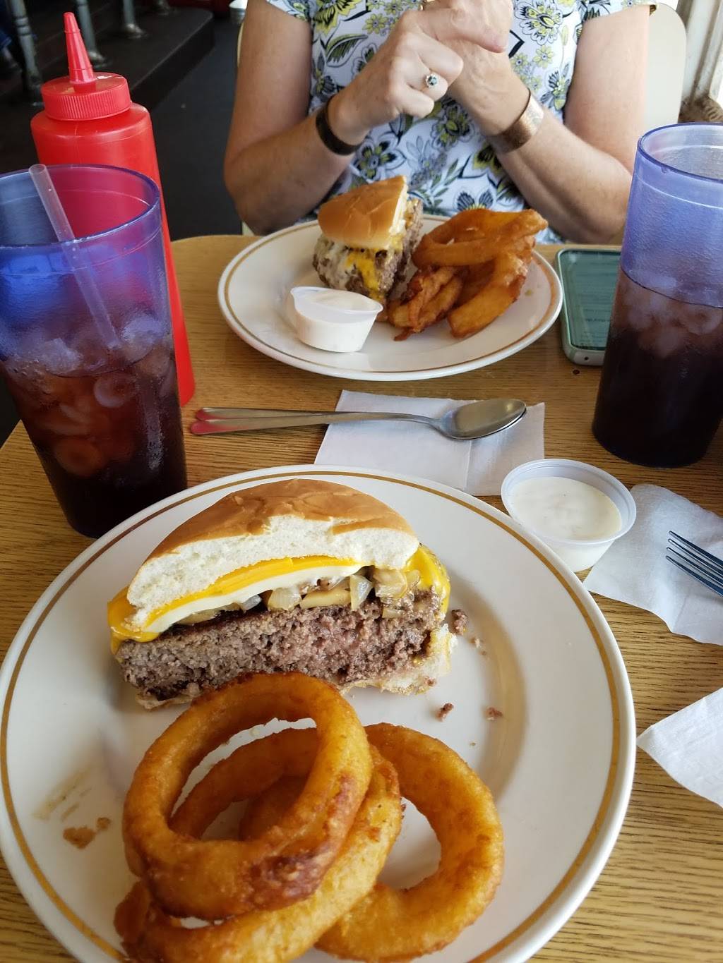 The Fort Diner | restaurant | 801 Ave H, Fort Madison, IA 52627, USA | 3193721949 OR +1 319-372-1949