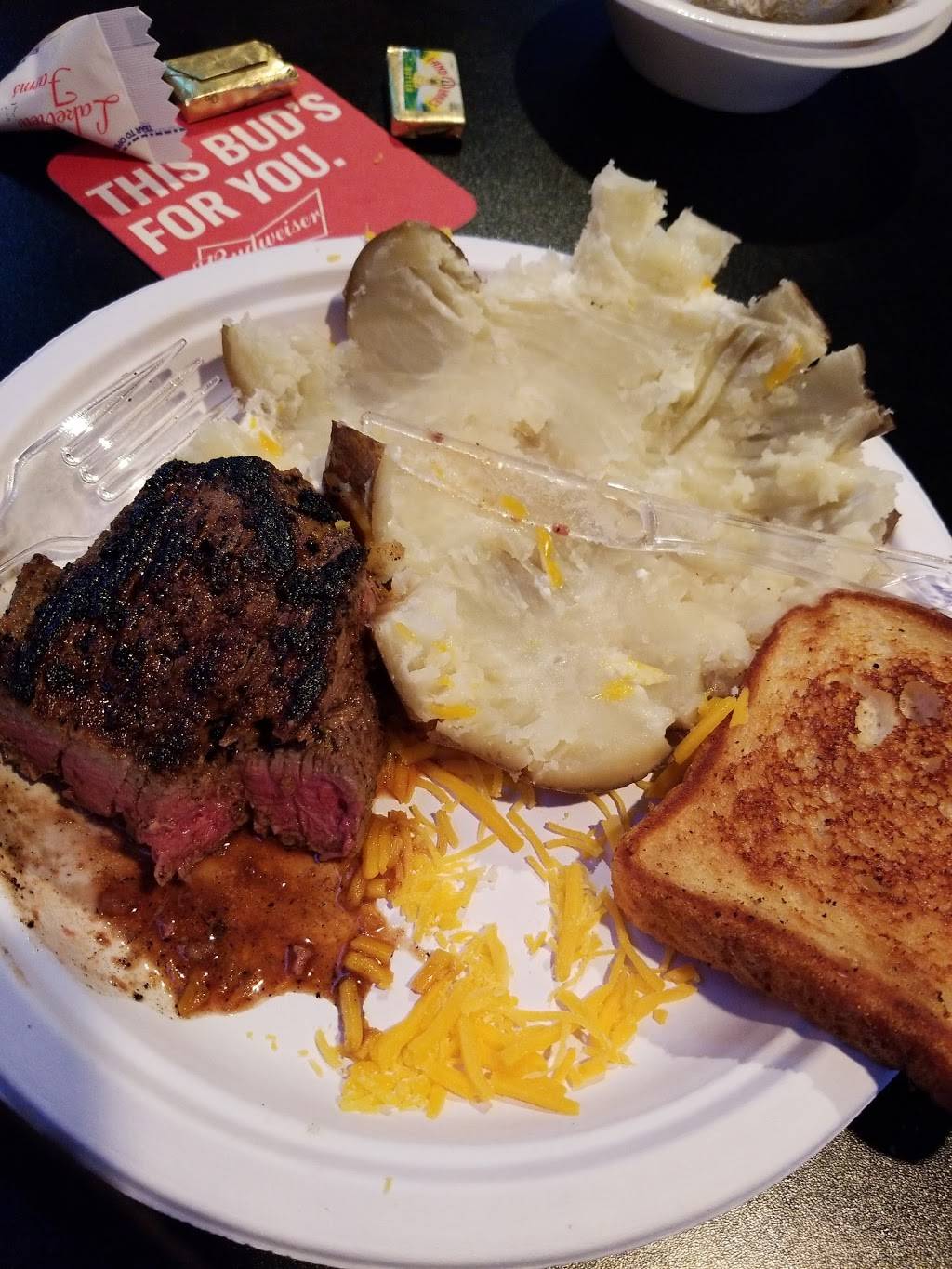 Maingate Bar & Grill | restaurant | 2956 E Grand Ave, Des Moines, IA 50317, USA | 5152662716 OR +1 515-266-2716