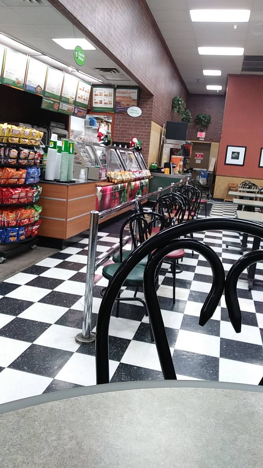 Subway | restaurant | 2518 Hillsboro Blvd, Manchester, TN 37355, USA | 9317238560 OR +1 931-723-8560