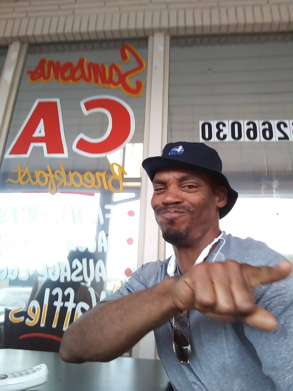 Samsons Cafe | restaurant | 8230 Causeway Blvd, Tampa, FL 33619, USA | 8136266030 OR +1 813-626-6030