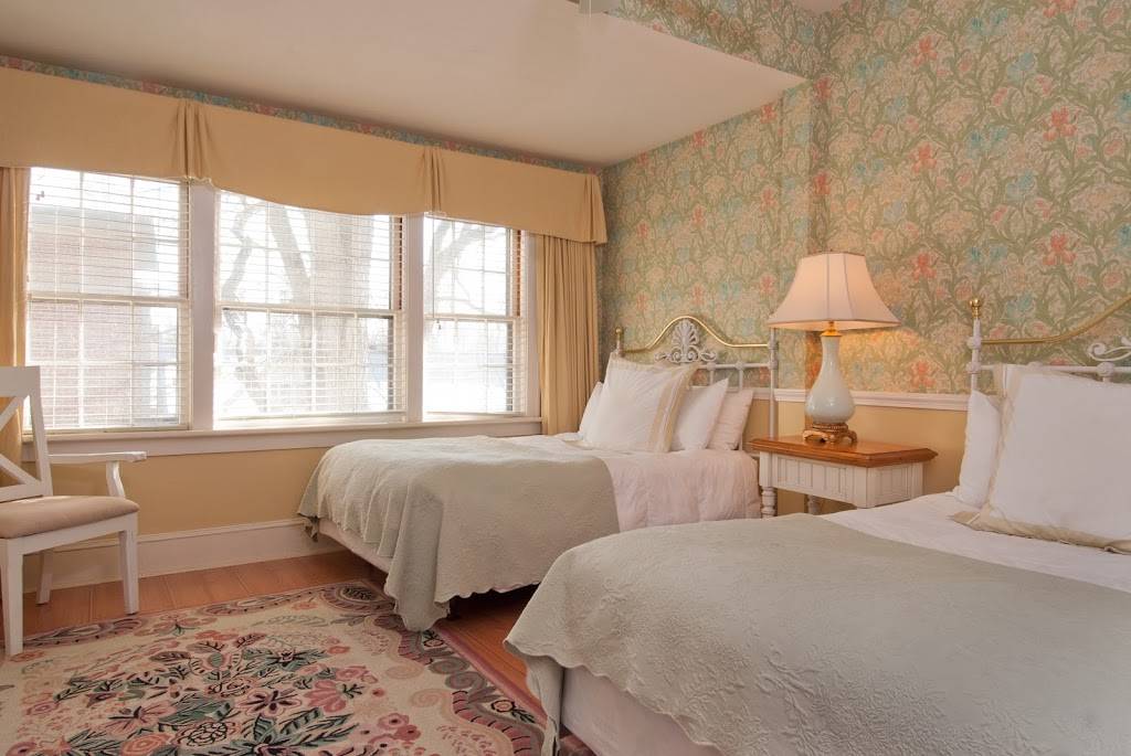 The Norwich Inn | restaurant | 325 S Main St, Norwich, VT 05055, USA | 8026491143 OR +1 802-649-1143