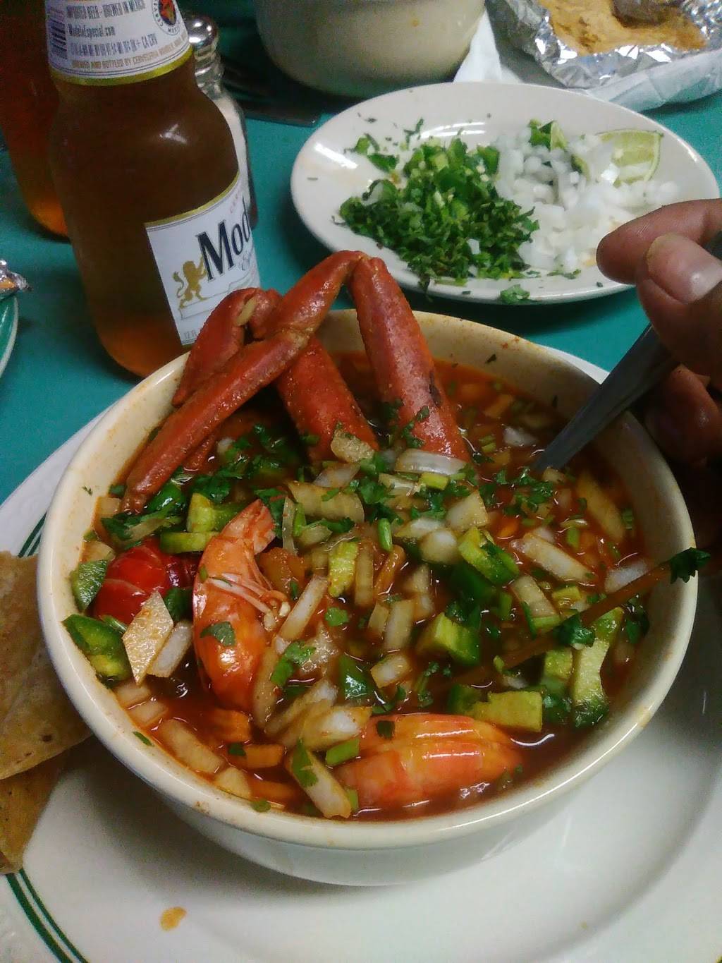 Erics Restaurant | restaurant | 903 W Wood St, Bloomington, IL 61701, USA | 3098285588 OR +1 309-828-5588