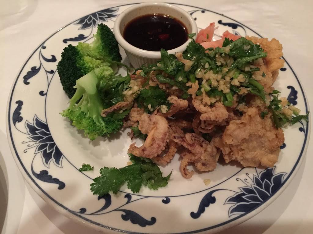 Emperor of China | restaurant | 1010 E Brady St, Milwaukee, WI 53202, USA | 4142718889 OR +1 414-271-8889