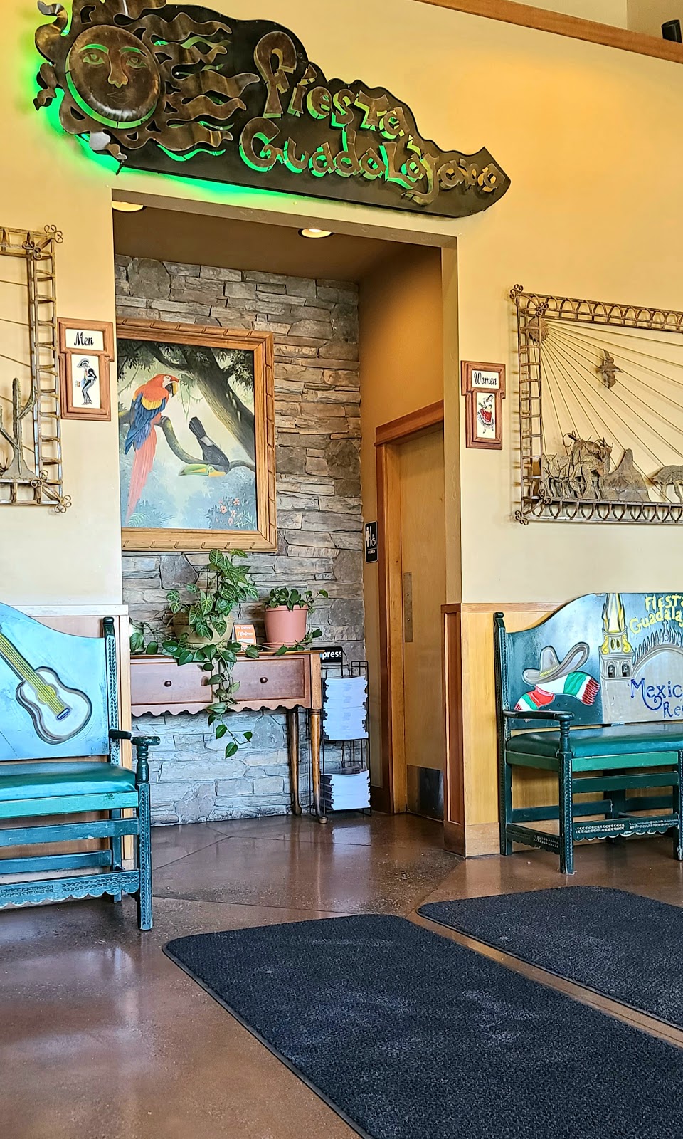 Fiesta Guadalajara | restaurant | 1571 Ogden Rd, Montrose, CO 81401, USA | 9702492460 OR +1 970-249-2460