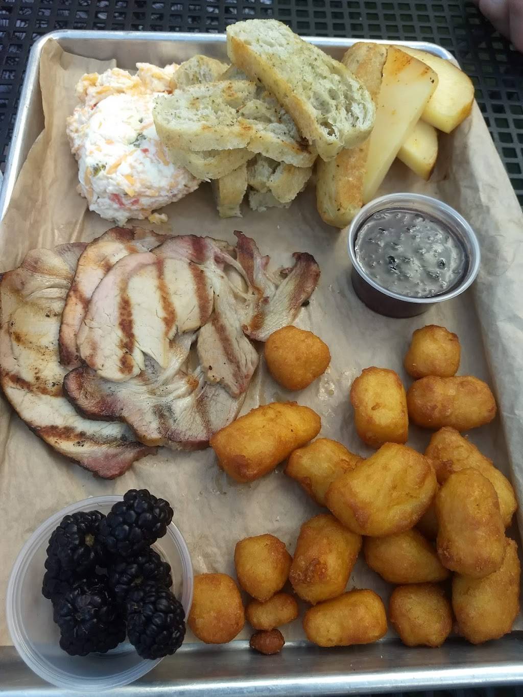 Fifth and Federal Station | restaurant | 801 Fifth St, Lynchburg, VA 24504, USA | 4343868113 OR +1 434-386-8113