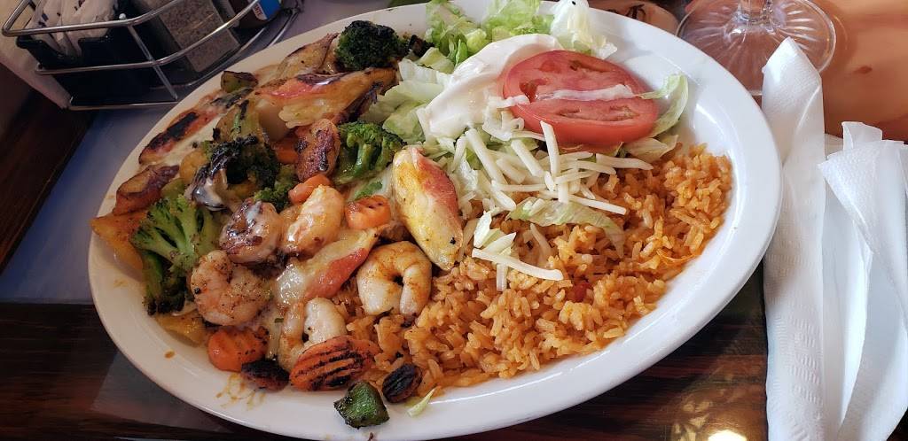 Casa Mexicana | restaurant | 1180 Lincoln St, Rhinelander, WI 54501, USA | 7153624970 OR +1 715-362-4970