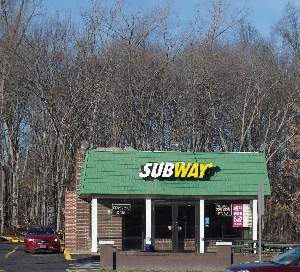 Subway | restaurant | 942 Washington St, Middletown, CT 06457, USA | 8603462066 OR +1 860-346-2066