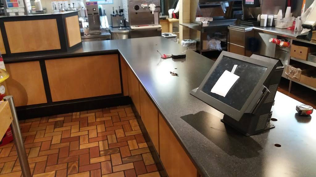 Dairy Queen Grill & Chill | restaurant | 328 N Main St, Jamestown, TN 38556, USA | 9318799293 OR +1 931-879-9293