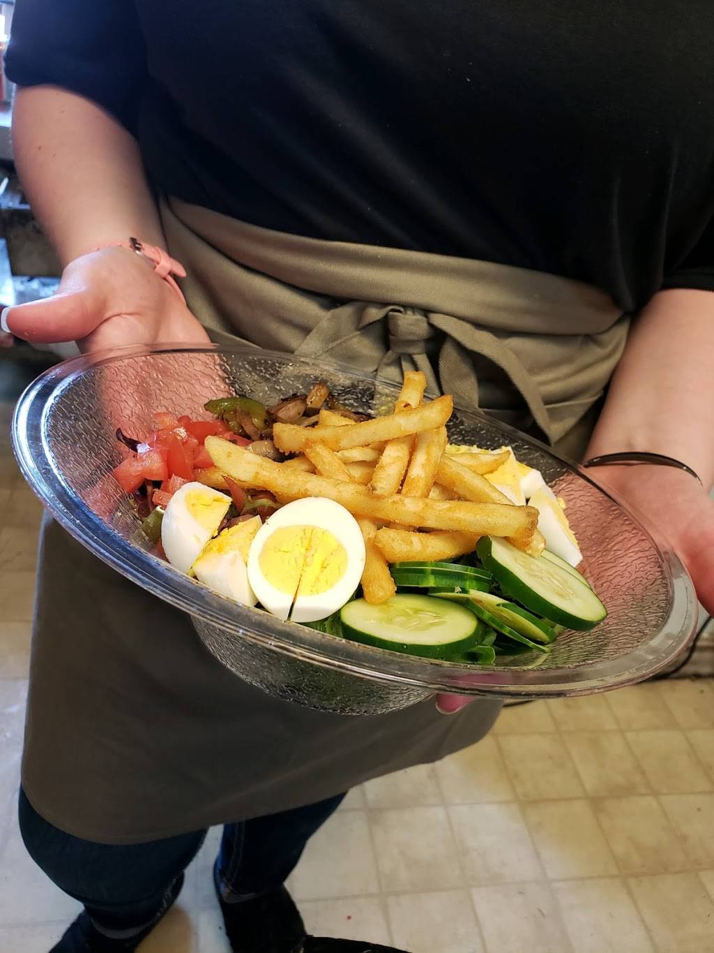 Farmhouse Kitchen & Bakery | restaurant | 246 Main St, Claysville, PA 15323, USA | 7246637650 OR +1 724-663-7650