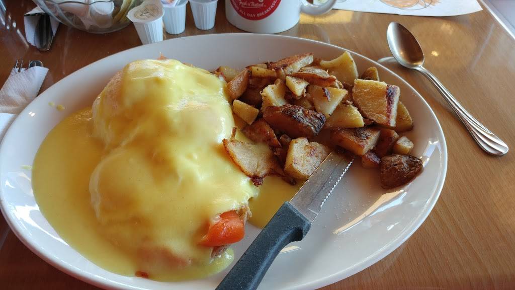 Sunset Grill | restaurant | 235 Ira Needles Blvd, Kitchener, ON N2N 0B5, Canada | 5195781124 OR +1 519-578-1124