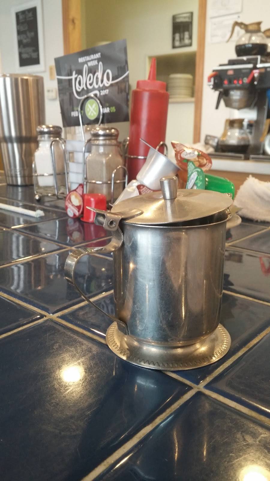 Mayberry Diner | restaurant | 8253 Mayberry Square S, Sylvania, OH 43560, USA | 4198243399 OR +1 419-824-3399