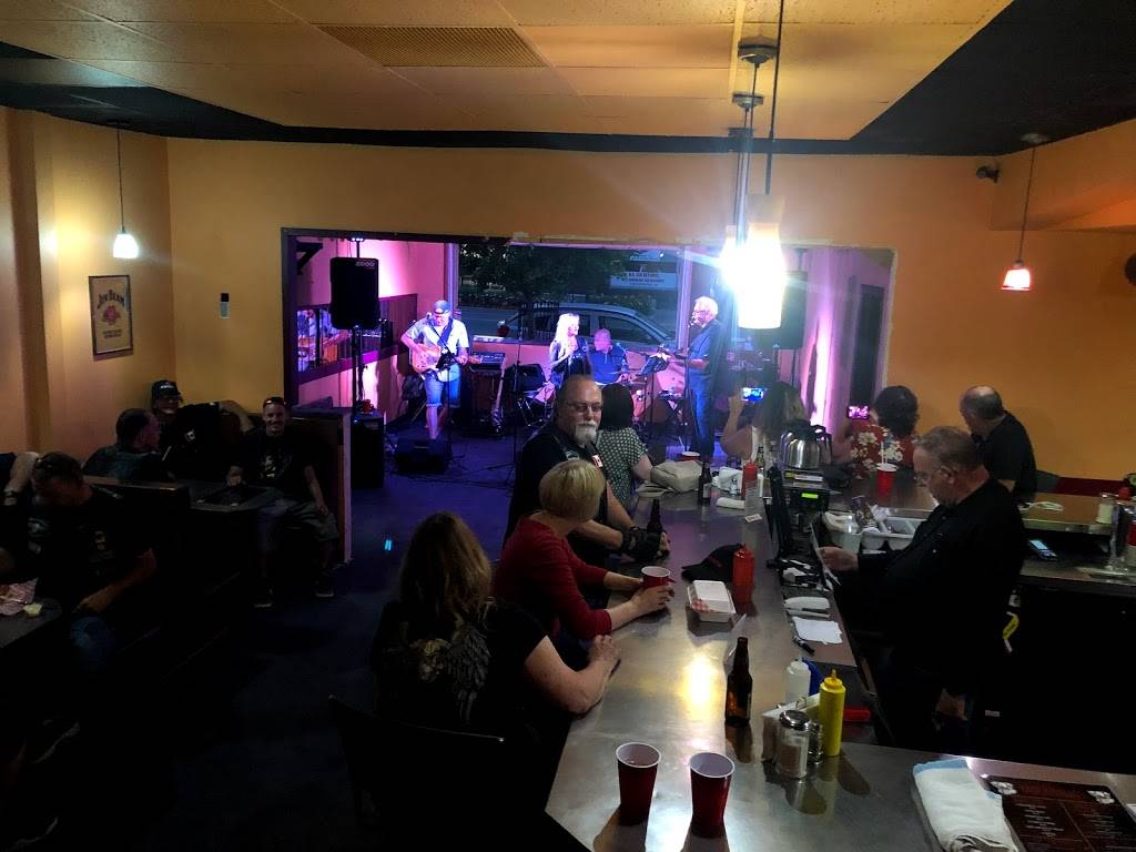 Knuckleheads Bar & Grill | restaurant | 6092 Main St, Niagara Falls, ON L2G 5Z9, Canada | 2892962062 OR +1 289-296-2062