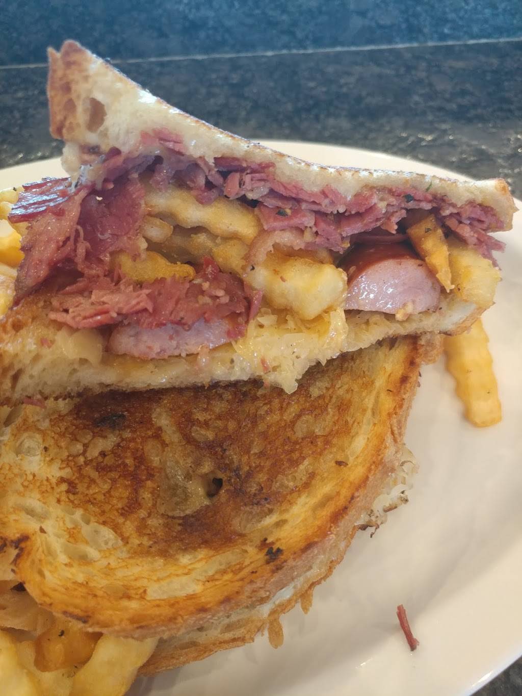 Skinny Dogz Brunchery | restaurant | 11970 Fairway Lakes Dr, Fort Myers, FL 33913, USA | 2393622693 OR +1 239-362-2693