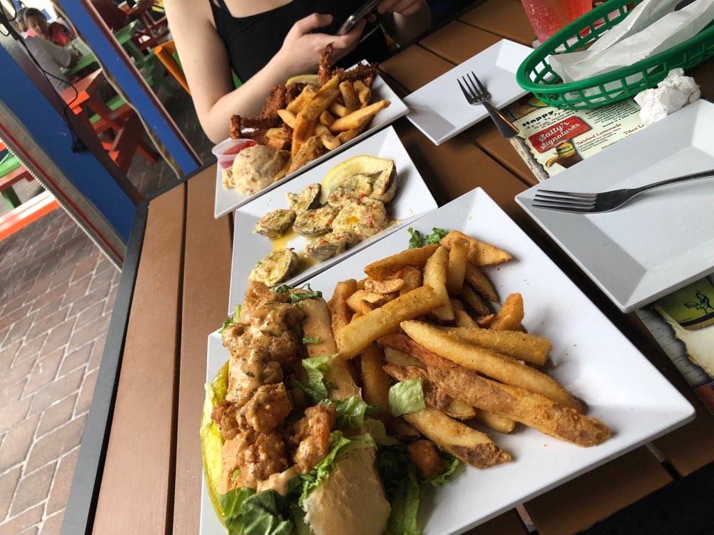 The Salty Crab Bar & Grill | restaurant | 1154 Estero Blvd, Fort Myers Beach, FL 33931, USA | 2392338224 OR +1 239-233-8224