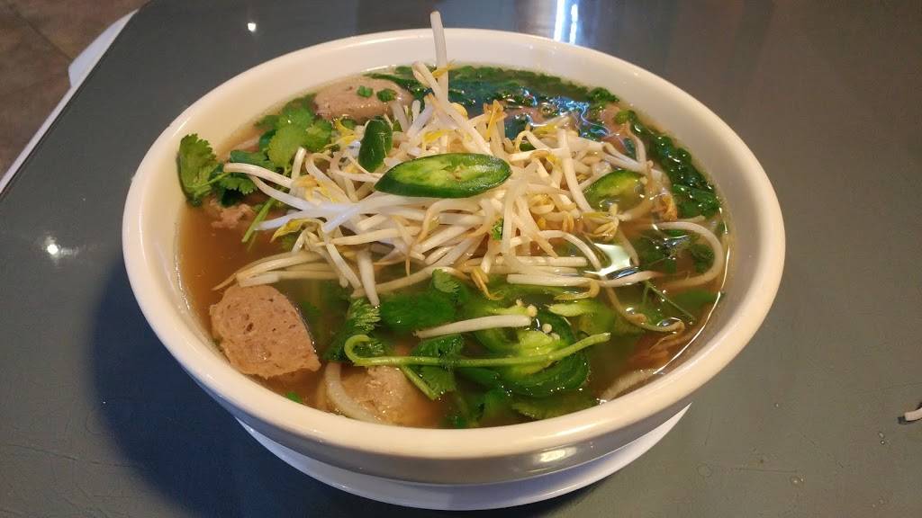 I Luv Pho | restaurant | 8350 N MacArthur Blvd #100, Irving, TX 75063, USA | 9724029799 OR +1 972-402-9799