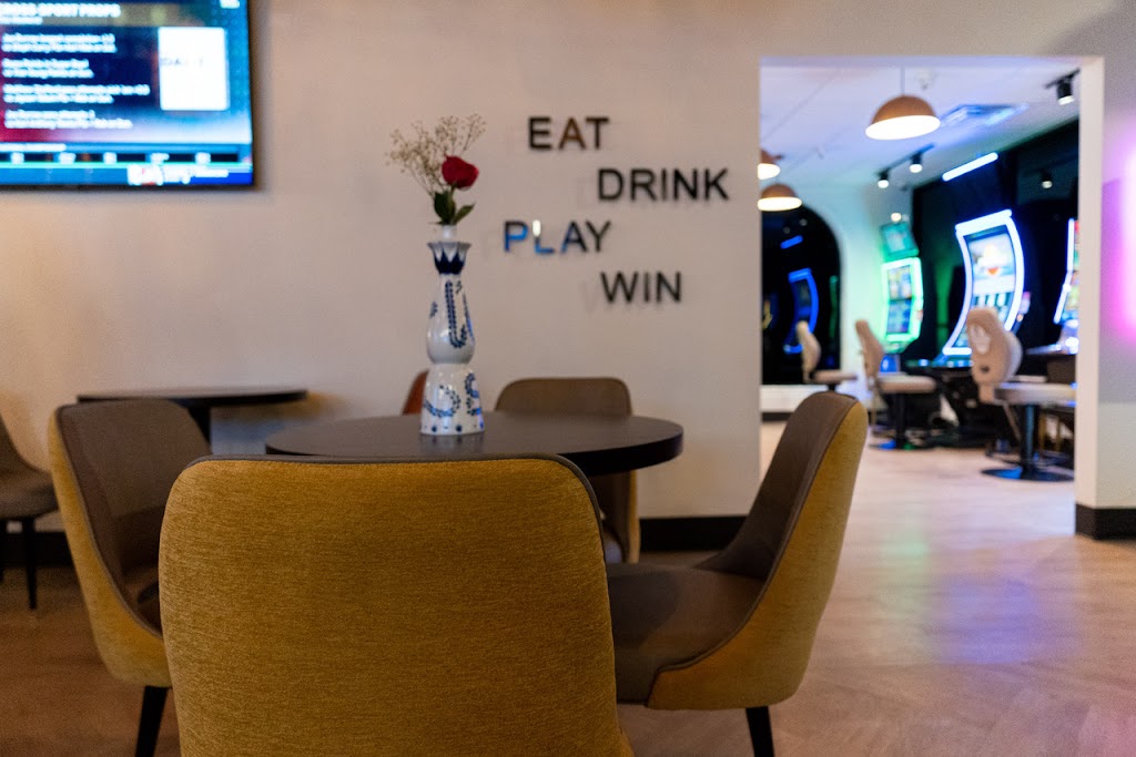 Shuffles North | The Ultimate Sports Gaming Bar | night club | 1227 N Roselle Rd, Schaumburg, IL 60195, USA | 2249558100 OR +1 224-955-8100