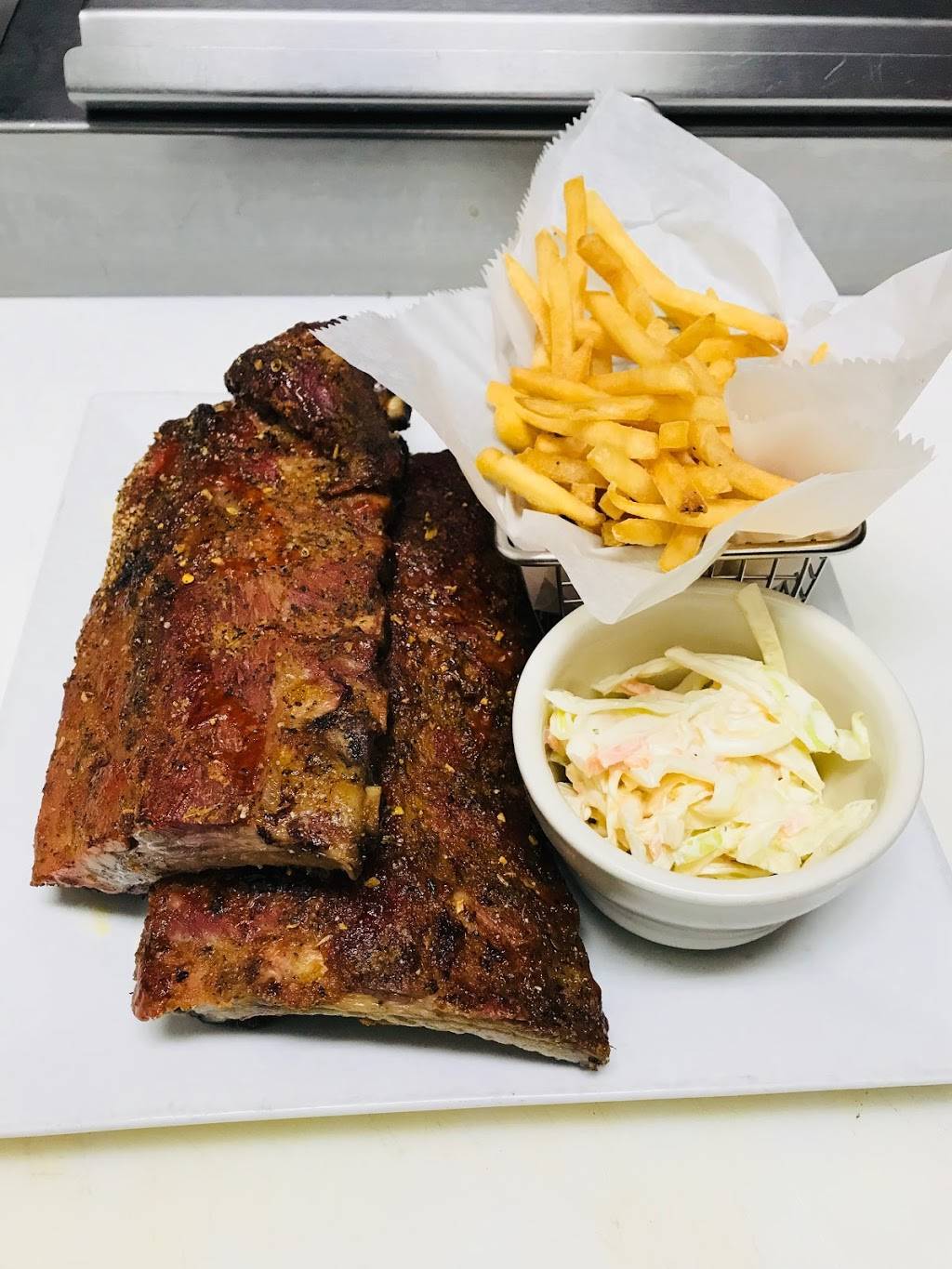 BrickYard Pub Fairfield | restaurant | 93 Post Rd, Fairfield, CT 06824, USA | 2032923500 OR +1 203-292-3500