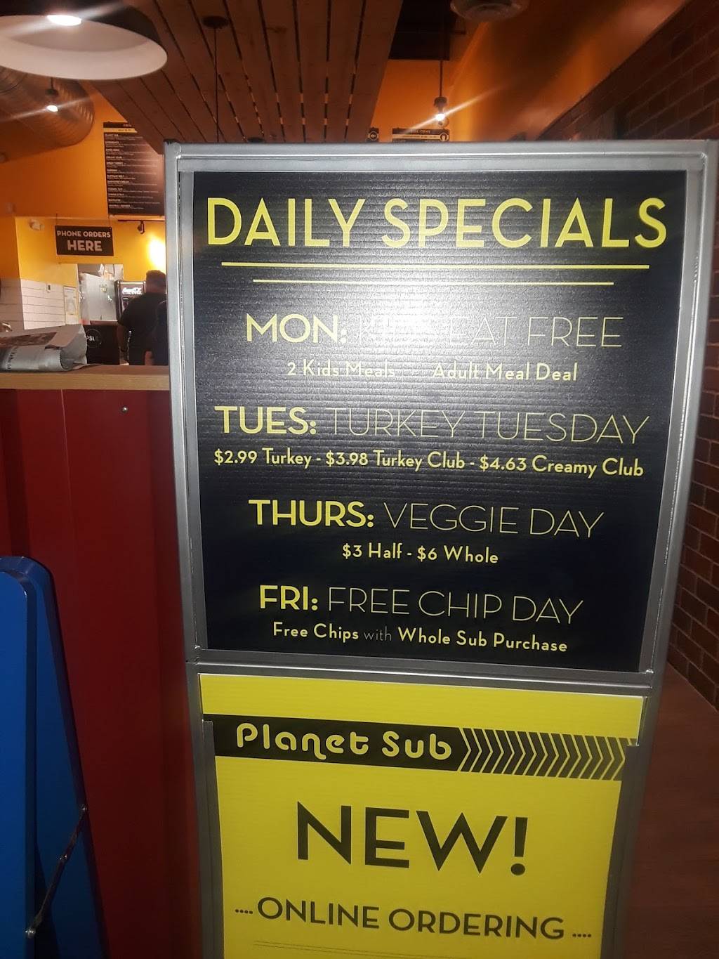 Planet Sub | restaurant | 921 E Lincoln Ln, Gardner, KS 66030, USA | 9136051068 OR +1 913-605-1068