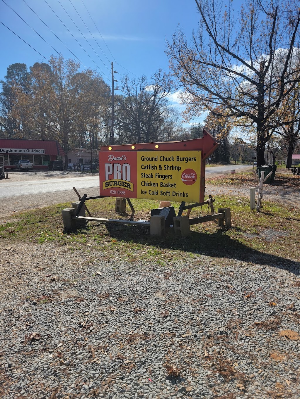 Johns Pro-Burger | restaurant | 7094 US-84, Winnfield, LA 71483, USA | 3182094535 OR +1 318-209-4535