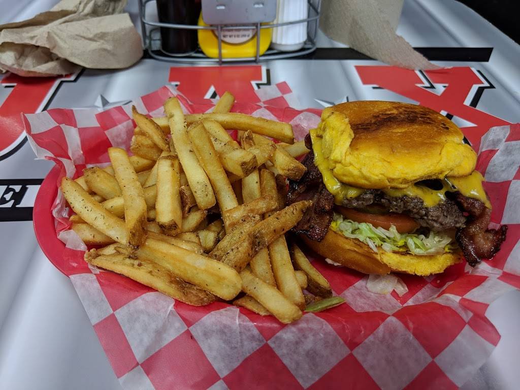 Jax Burgers Fries & Shakes | restaurant | 12002 Shadow Creek Pkwy, Pearland, TX 77584, USA | 7134362201 OR +1 713-436-2201