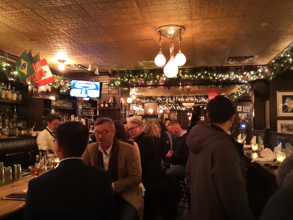 P.J. Clarkes | restaurant | 44 W 63rd St., New York, NY 10023, USA | 2129579700 OR +1 212-957-9700