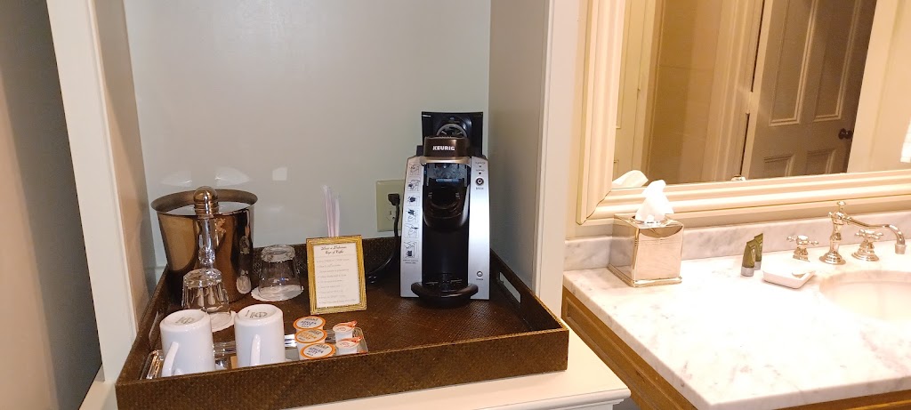 Dunleith Historic Inn | restaurant | 84 Homochitto St, Natchez, MS 39120, USA | 6018976300 OR +1 601-897-6300