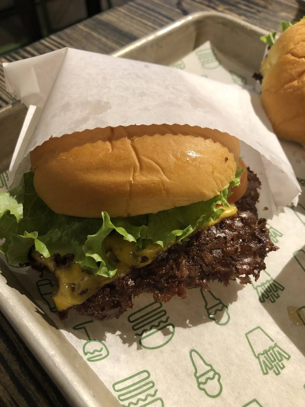 Shake n Burger | restaurant | 147-01 Liberty Ave, Jamaica, NY 11435, USA | 7185231900 OR +1 718-523-1900