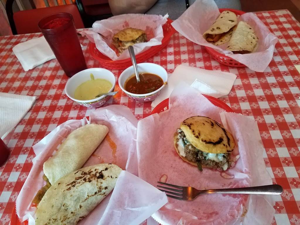 Taqueria Laredo | restaurant | 115 Cavalcade St, Houston, TX 77009, USA | 7132139087 OR +1 713-213-9087