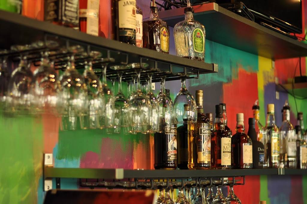 Jewels Caribbean Restaurant & Bar | restaurant | 2230 N Doctor M.L.K. Jr Dr, Milwaukee, WI 53212, USA | 4145850678 OR +1 414-585-0678