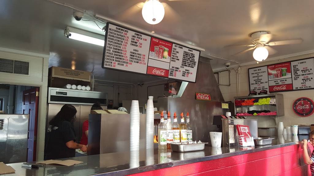 Rays Drive-In | restaurant | 20 N Beacon Blvd, Grand Haven, MI 49417, USA | 6168423400 OR +1 616-842-3400