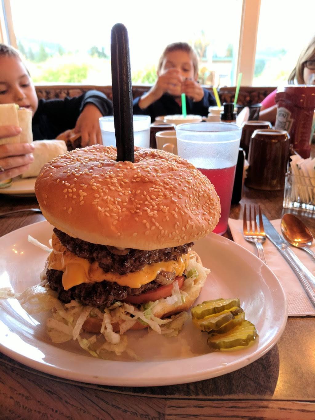 The Logger | restaurant | 42929 Old Highway 30, Astoria, OR 97103, USA | 5034586886 OR +1 503-458-6886