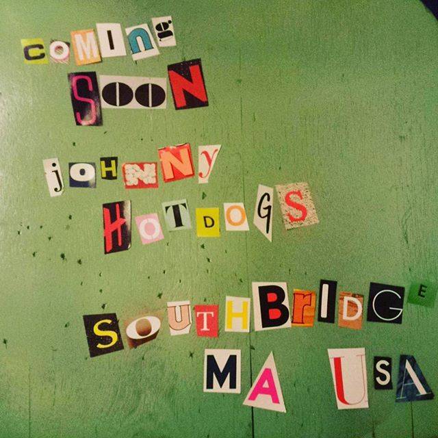 Johnny Hot Dogs | meal takeaway | 256 Main St, Sturbridge, MA 01566, USA | 5082025441 OR +1 508-202-5441