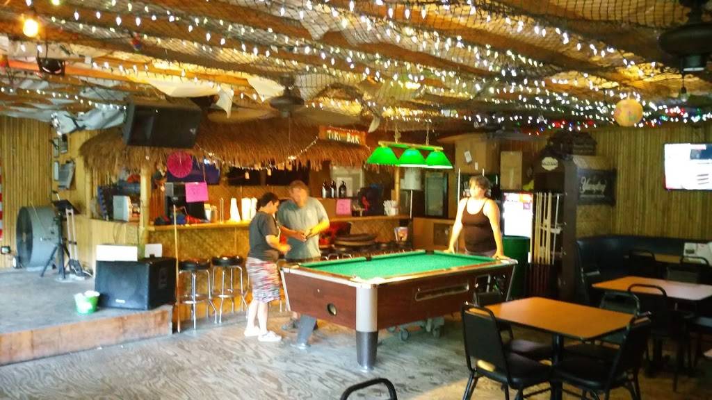 Stuarts Smokehouse & Seafood | night club | 1738 Highland Trail, Alderson, WV 24910, USA | 3044453294 OR +1 304-445-3294