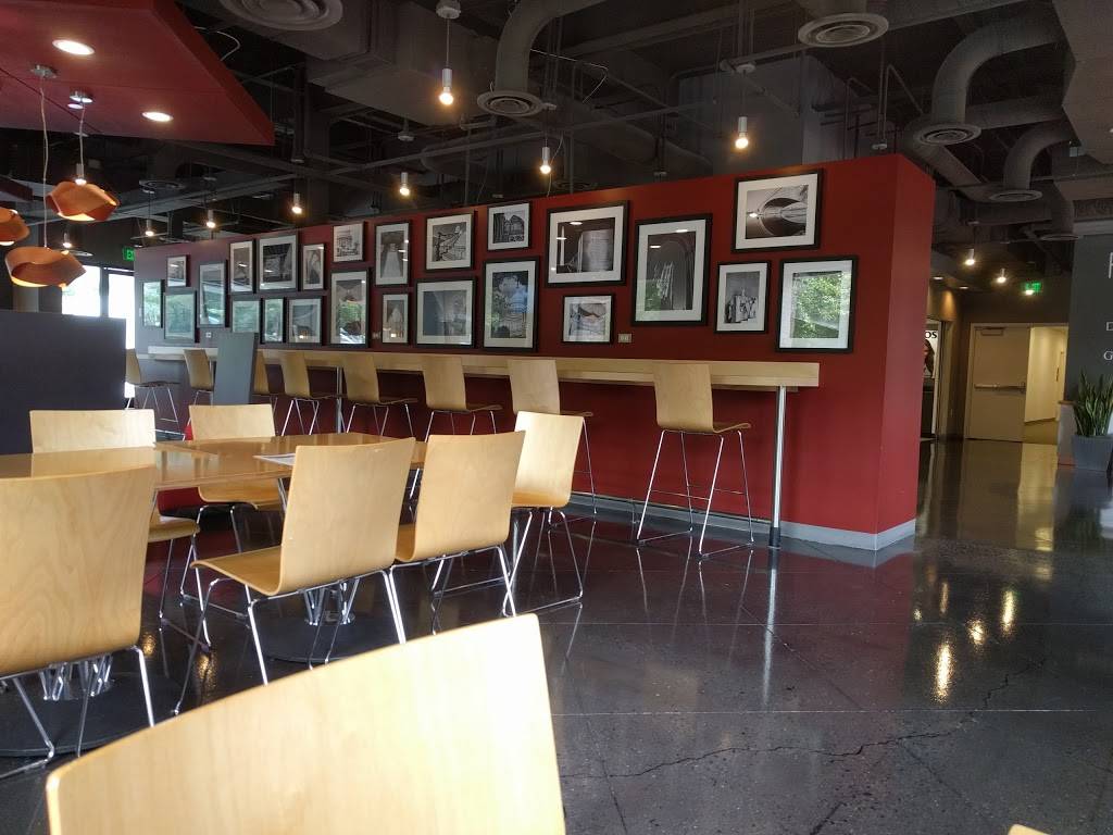 Zainas Deli & Café | restaurant | 11190 Sunrise Valley Dr, Reston, VA 20191, USA | 7038602700 OR +1 703-860-2700