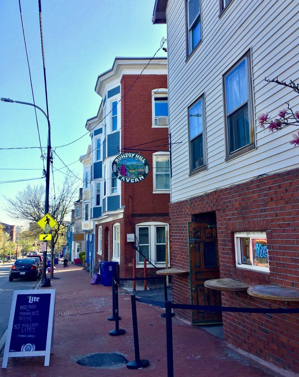 Munjoy Hill Tavern | restaurant | 189 Congress St, Portland, ME 04101, USA | 2075360918 OR +1 207-536-0918