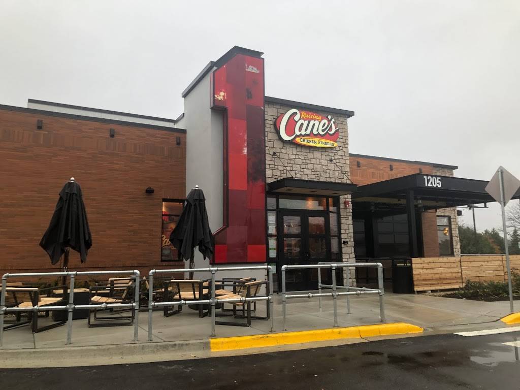 Raising Canes Chicken Fingers | meal takeaway | 1205 E Higgins Rd, Schaumburg, IL 60173, USA | 8472402078 OR +1 847-240-2078