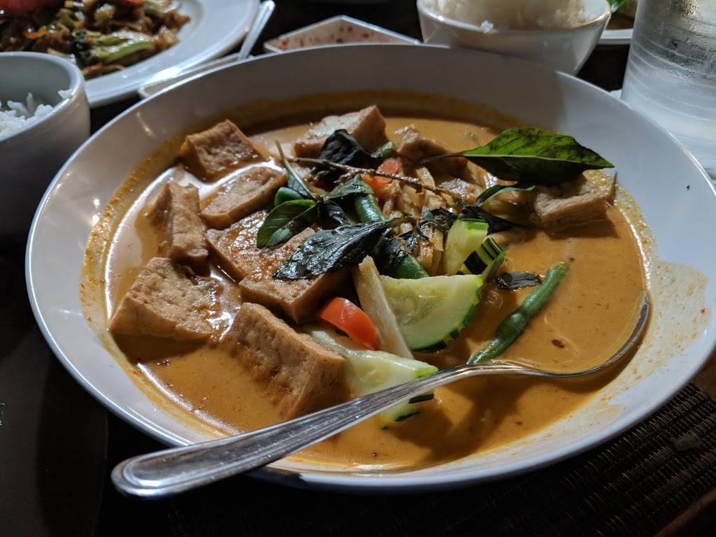 Turmeric Thai Kitchen | restaurant | 6435 Caminito Blythefield Ste. G, La Jolla, CA 92037, USA | 8588867985 OR +1 858-886-7985