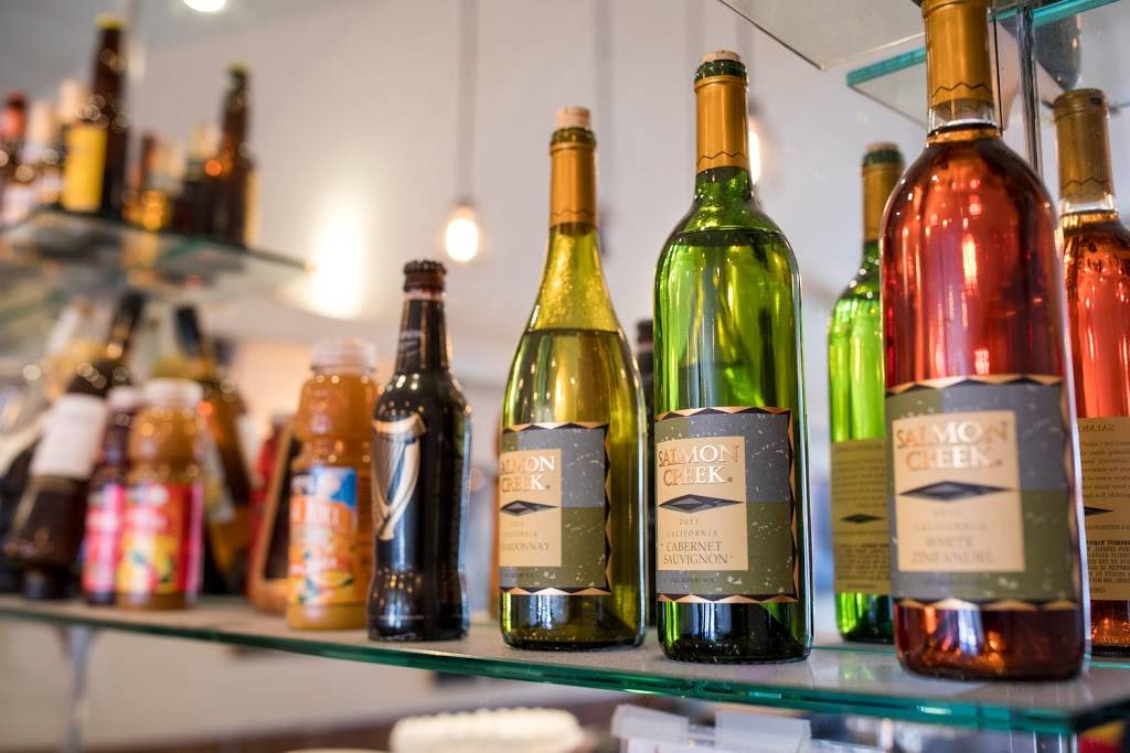 Hot Wings Cafe (Melrose) | cafe | 7011 Melrose Ave, Los Angeles, CA 90038, USA | 3239301233 OR +1 323-930-1233