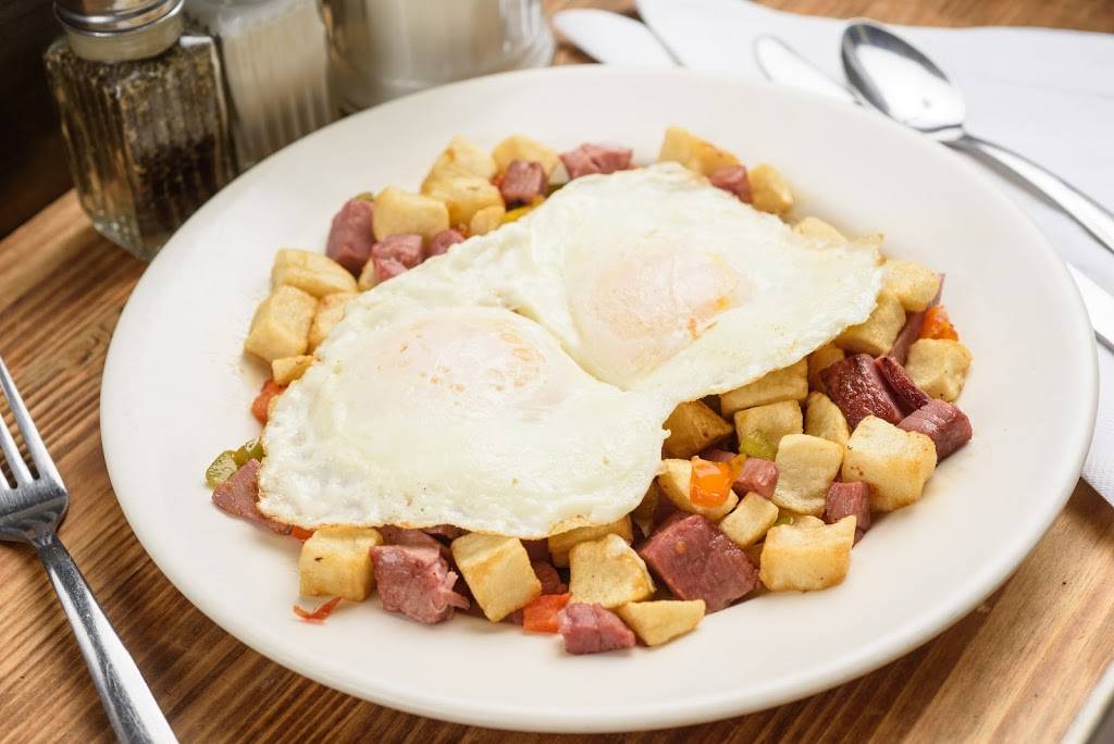 Country Home Cafe | restaurant | 3536 US-24, Grantville, KS 66429, USA | 7852462444 OR +1 785-246-2444