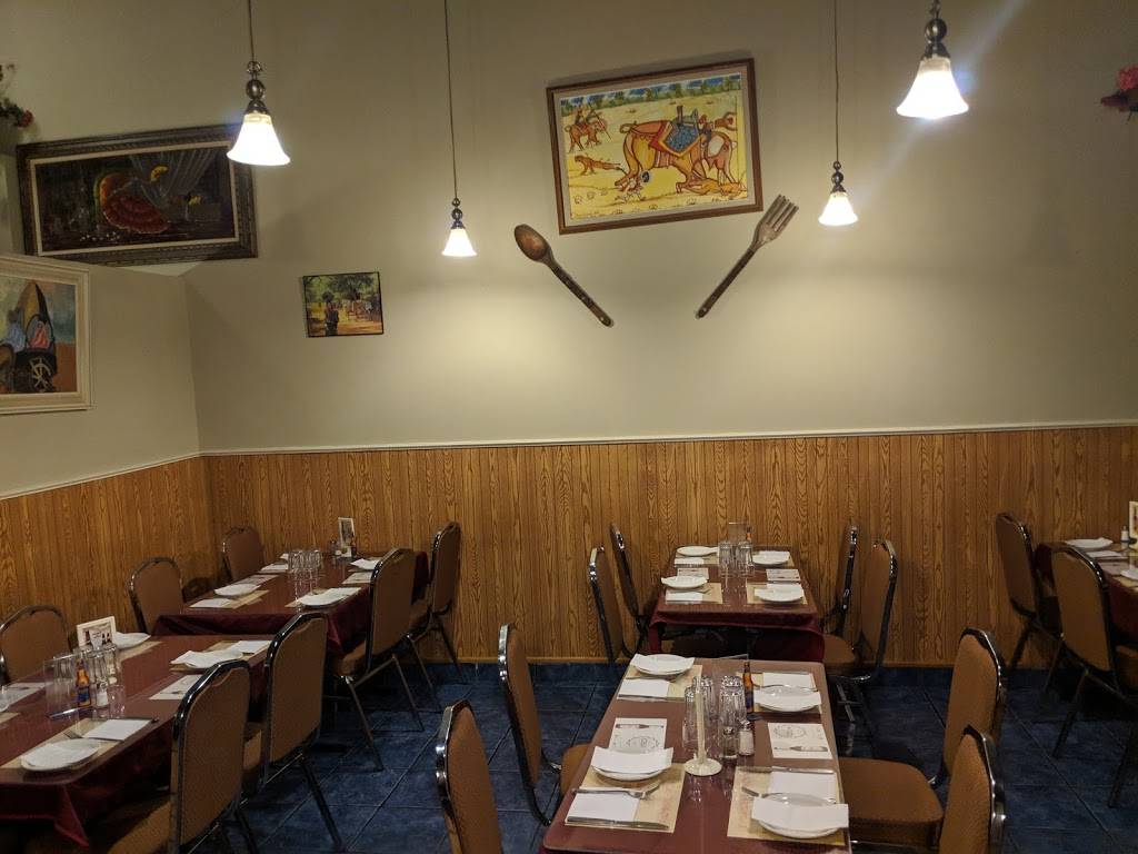 Indian Punjabi Clay Oven | restaurant | 4055 Carling Ave, Kanata, ON K2K 2A4, Canada | 6139630625 OR +1 613-963-0625