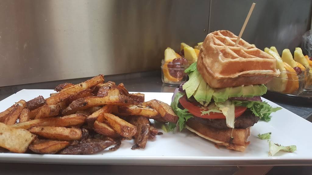 Restaurant Au Petit Chalet | restaurant | 75 Boulevard des Châteaux, Blainville, QC J7B 2A4, Canada | 5796301919 OR +1 579-630-1919