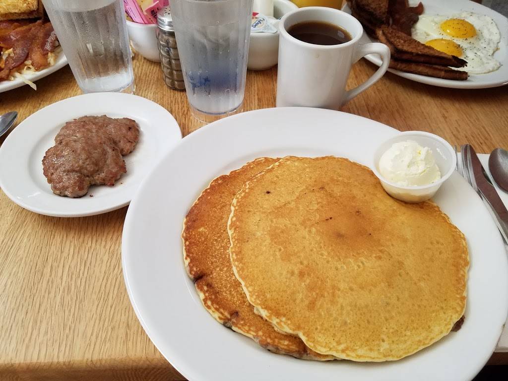 Pegtown Station | restaurant | 8654 S Maple City Rd, Maple City, MI 49664, USA | 2312286692 OR +1 231-228-6692