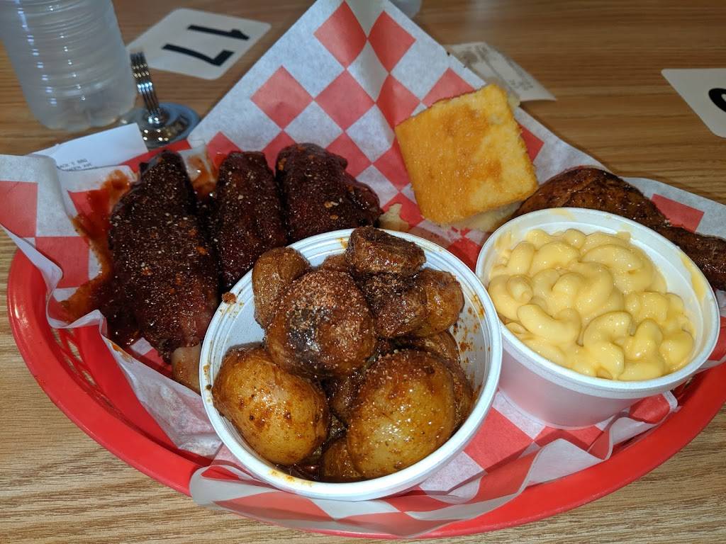 Fatbacks Barbecue | restaurant | 1334 Linden Ave, Dayton, OH 45410, USA | 9372547427 OR +1 937-254-7427
